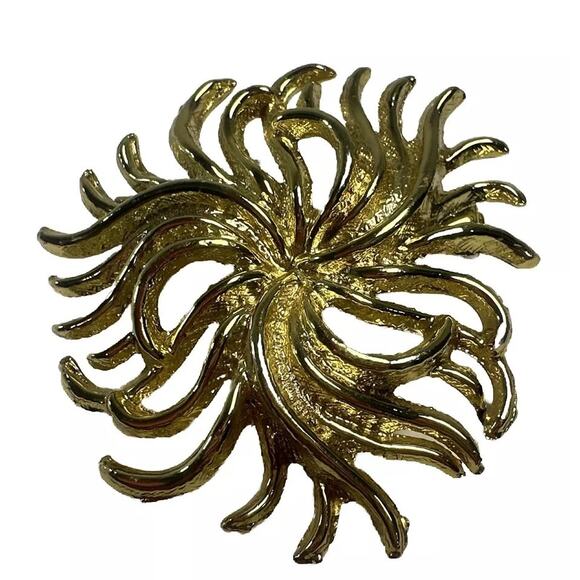 BEAUTIFUL Starburst Vintage 2 inch Goldtone Floral BROACH /PIN￼ Unbranded EUC - Picture 1 of 4